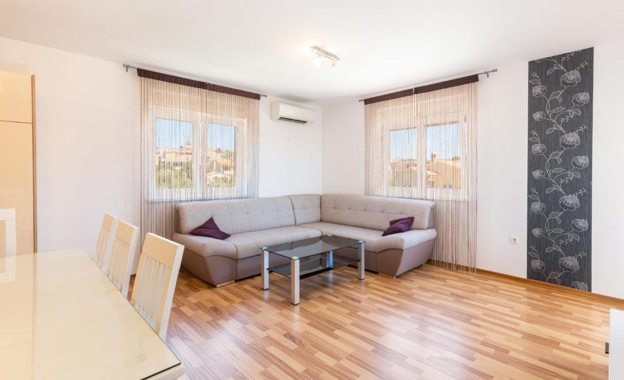 Dragan K1 Hotel Medulin Buitenkant foto