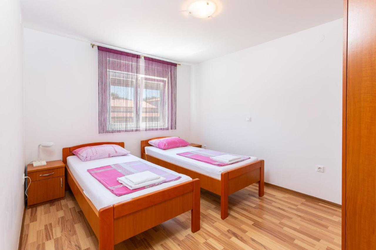 Dragan K1 Hotel Medulin Buitenkant foto