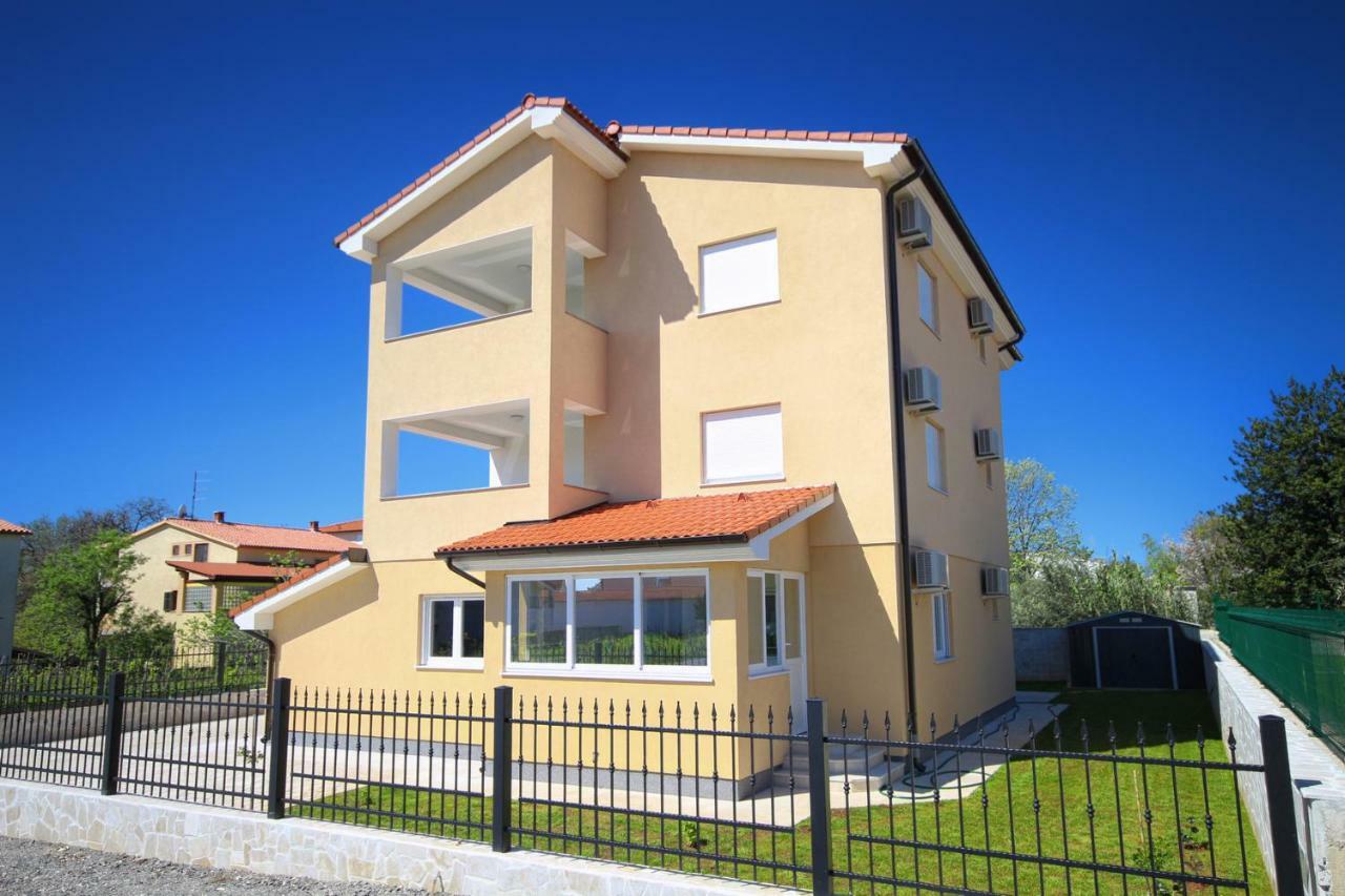 Dragan K1 Hotel Medulin Buitenkant foto